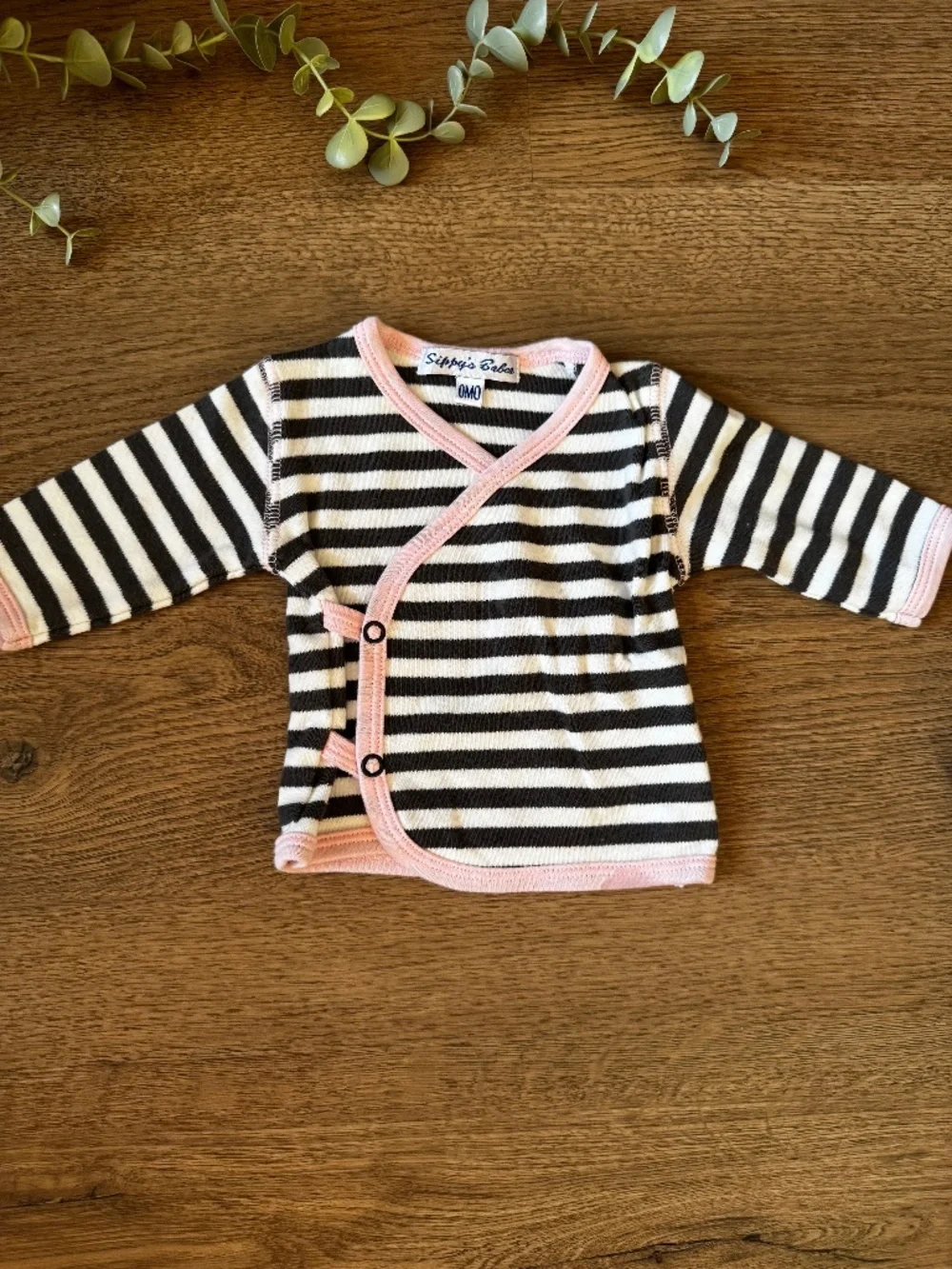 Sippy's Babes Newborn 3-Piece Striped Outfit Set Hat Wrap Top Pants 0M